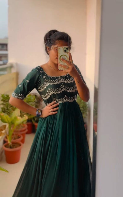 Embroidery Beautiful Silver Thread Work All Over the Yok Gown