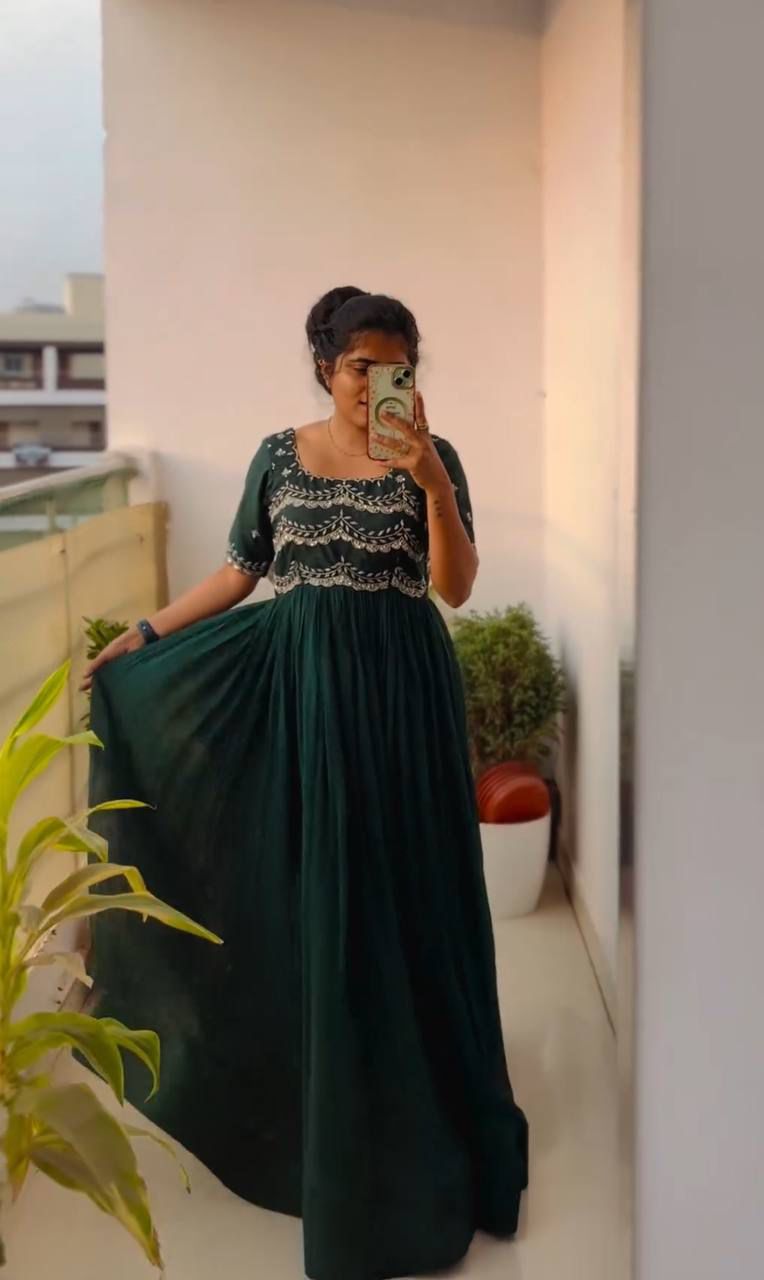 Embroidery Beautiful Silver Thread Work All Over the Yok Gown